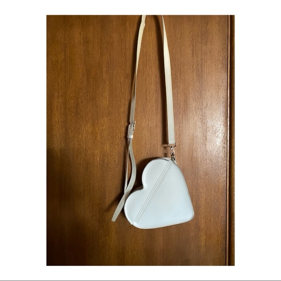 Dr. Martens leather heart bag - Picture 3 of 4